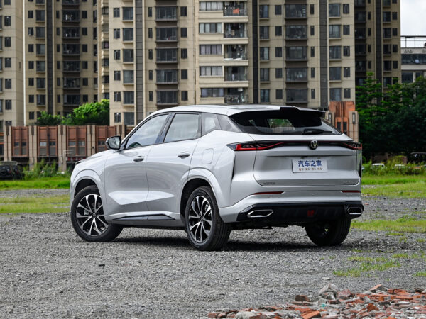 Changan UNI-Z 2024 plug-in hybrid car - 图片 3